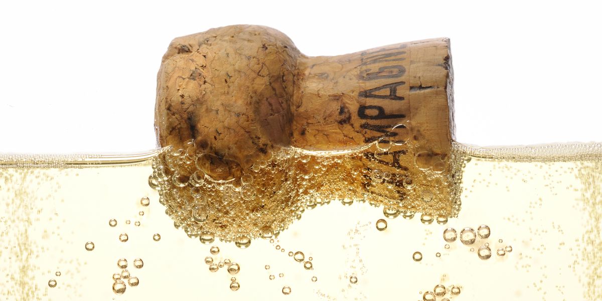 How To Open A Champagne Bottle - 8 Easy Steps to Opening Sparkling Wine