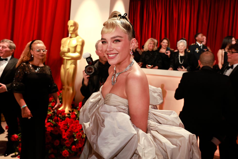 Florence Pugh Wore a Valentino Cape and Shorts at the 2023 Oscars