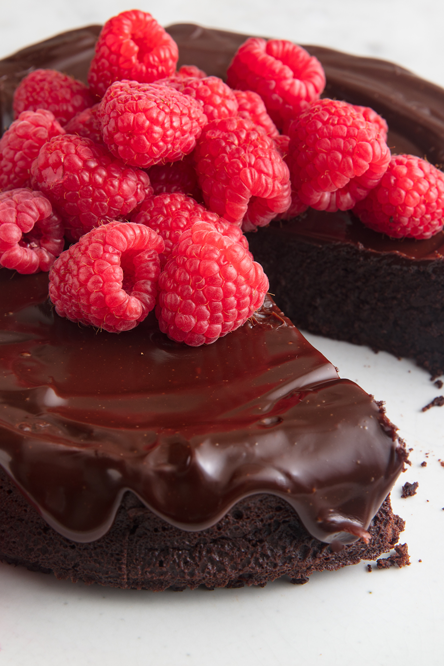 Dark Chocolate Mocha Cake with Raspberries - Recipes - Kraft Heinz