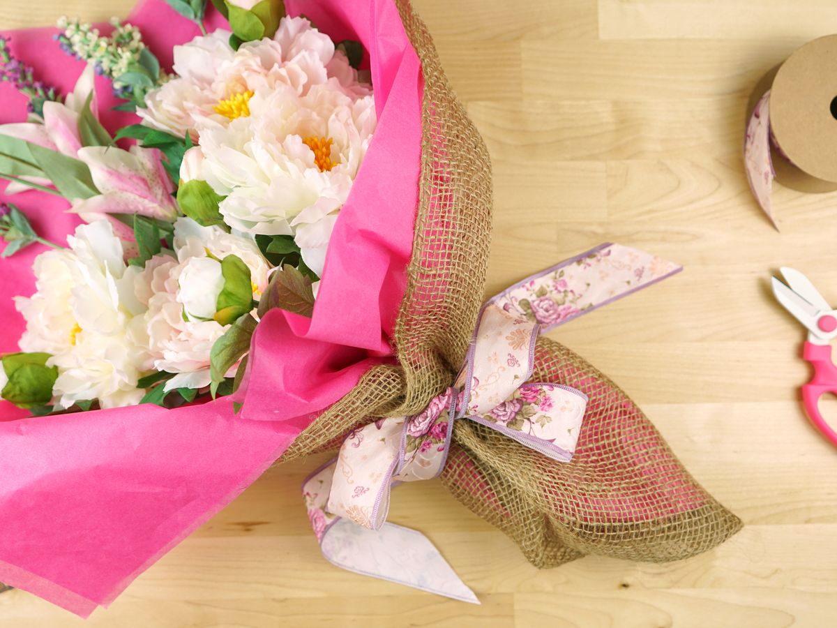 Mother's Day Gift Ideas, Flower Bouquet with Bow