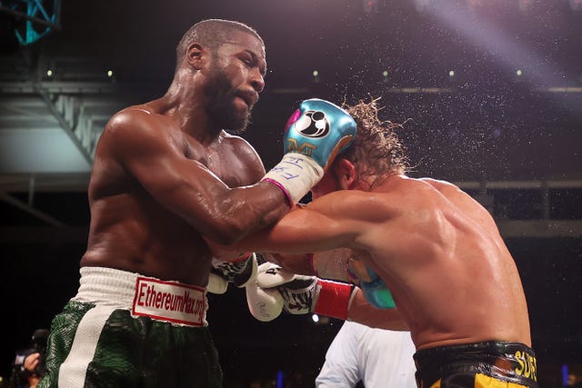 First Fight Floyd Mayweather in professional career