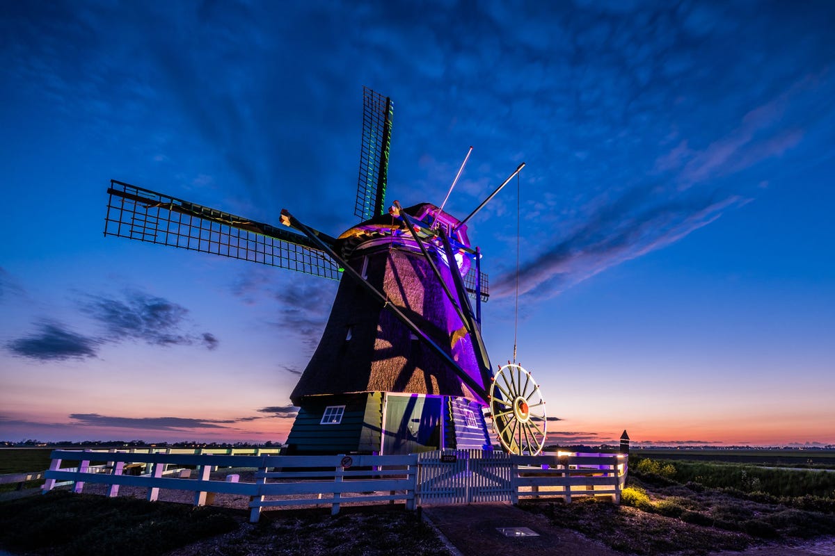 De beeldbepalende molens zijn niet meer weg te denken uit het NoordHollandse landschap