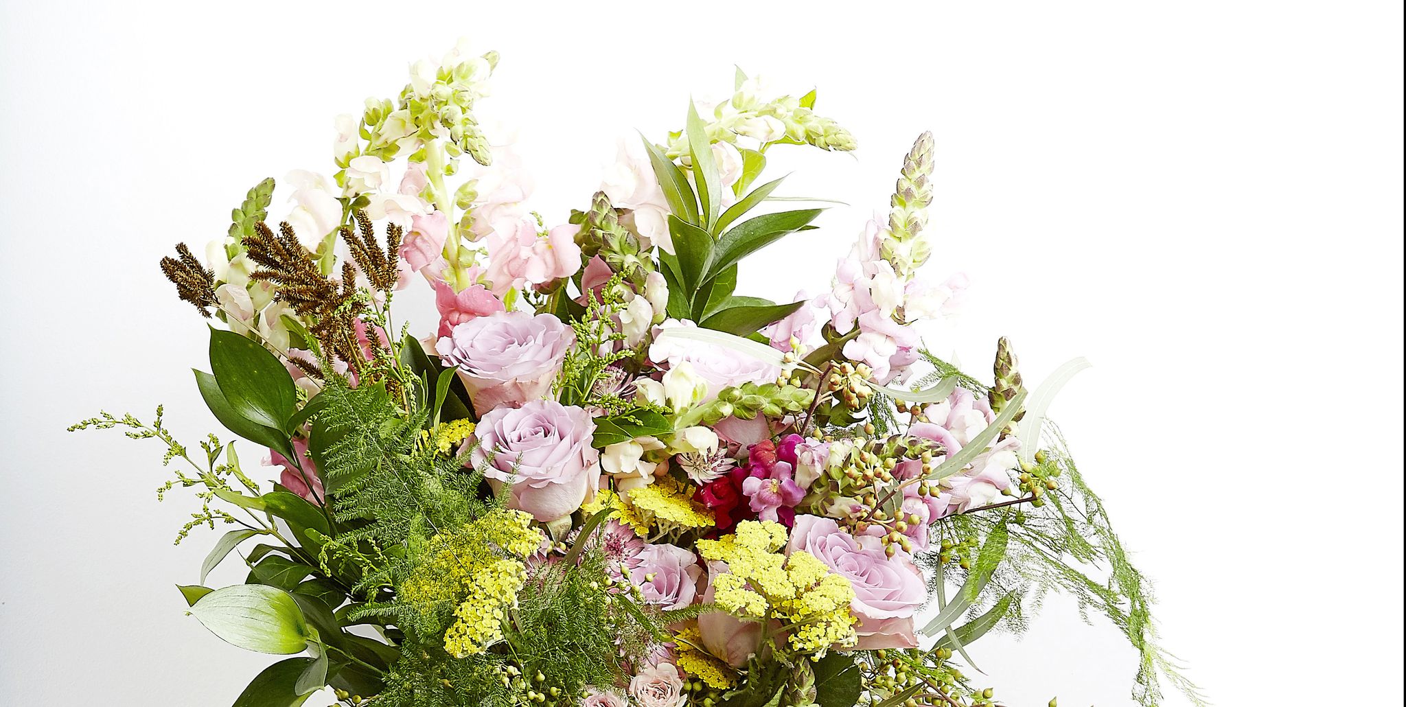 Hayfever-friendly flower bouquet - Grace & Thorn - Funnyhowflowersdothat.co.uk - Flower Council of Holland