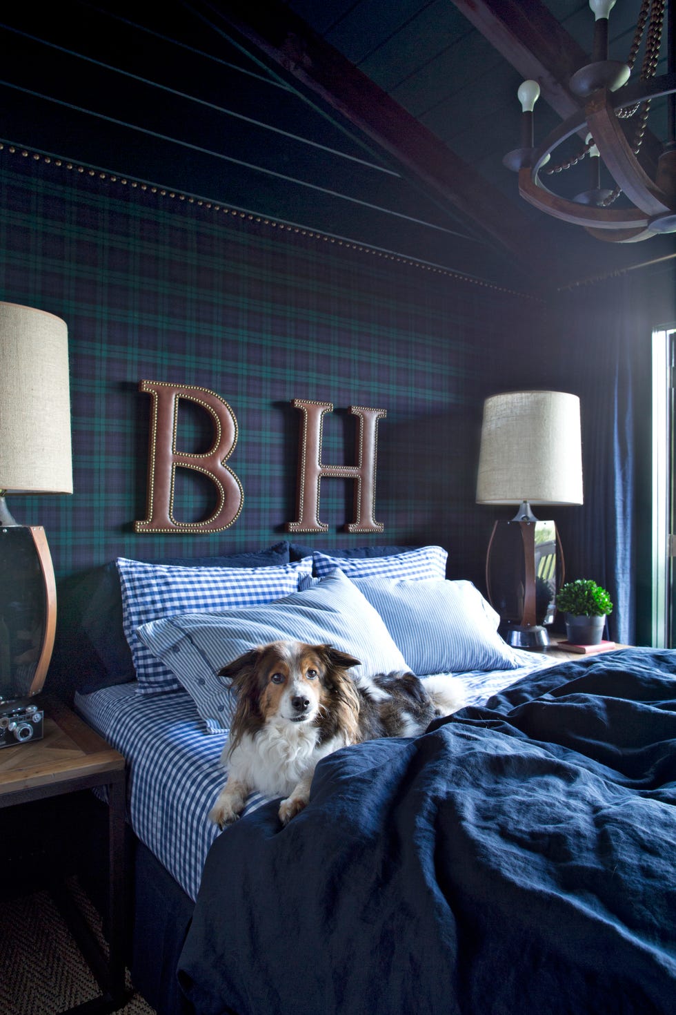 bedroom with blue and green plaid wallcovering