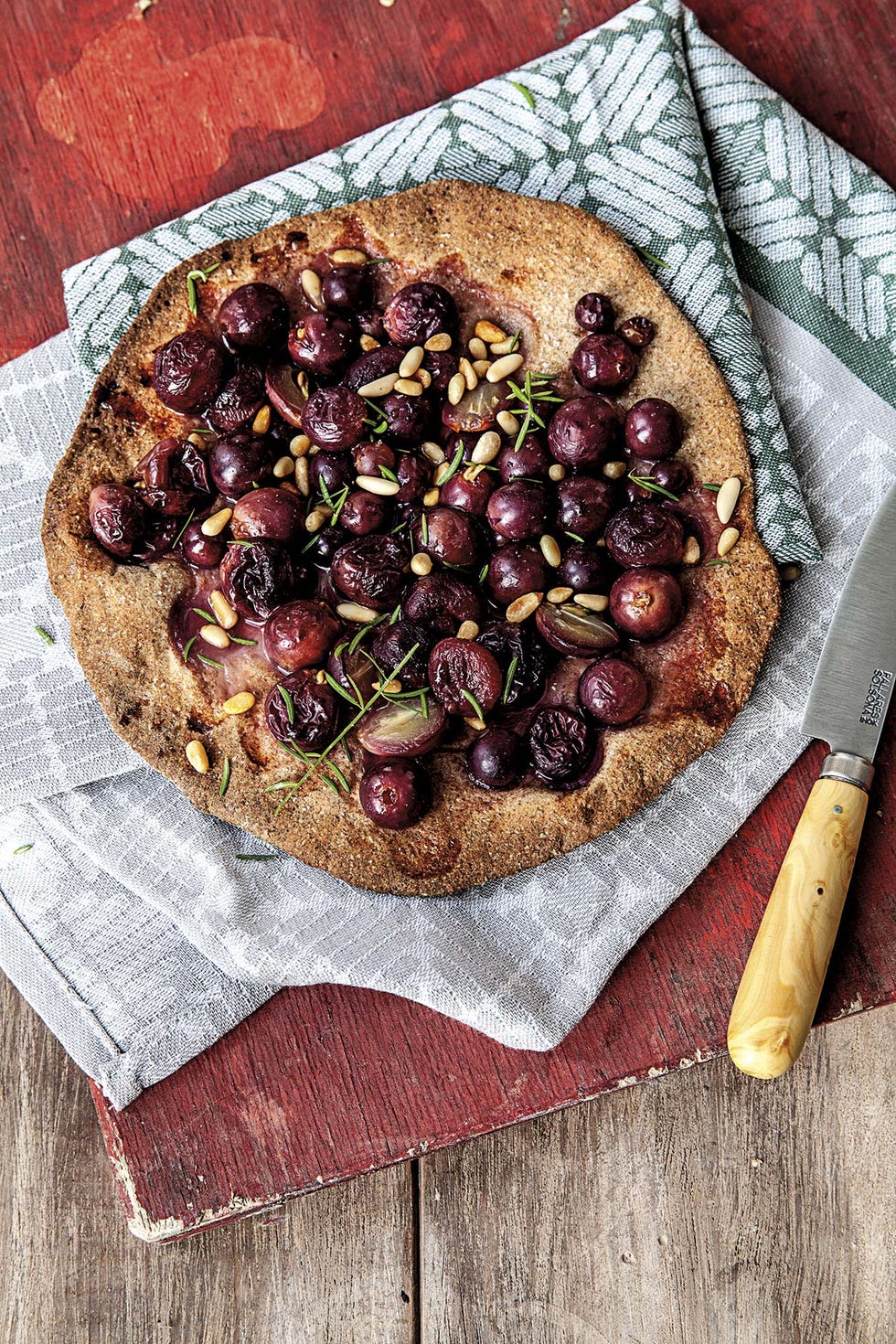 focaccia de uvas y piñones
