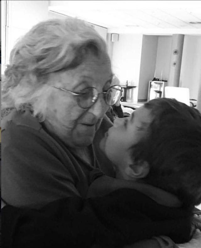 Fonsi Nieto y su abuela