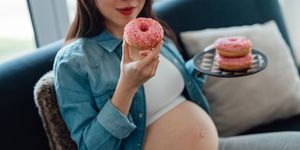 ママたちが明かす「妊娠中に無性に食べてくなった食べ物」をお届け！妊娠中には食べ物の好みが大きく変わるという話はよく聞くけれど、酸味や辛さ、甘さなど、求めるものは人それぞれで、なかには意外なものを食べたいという衝動に駆られることも。