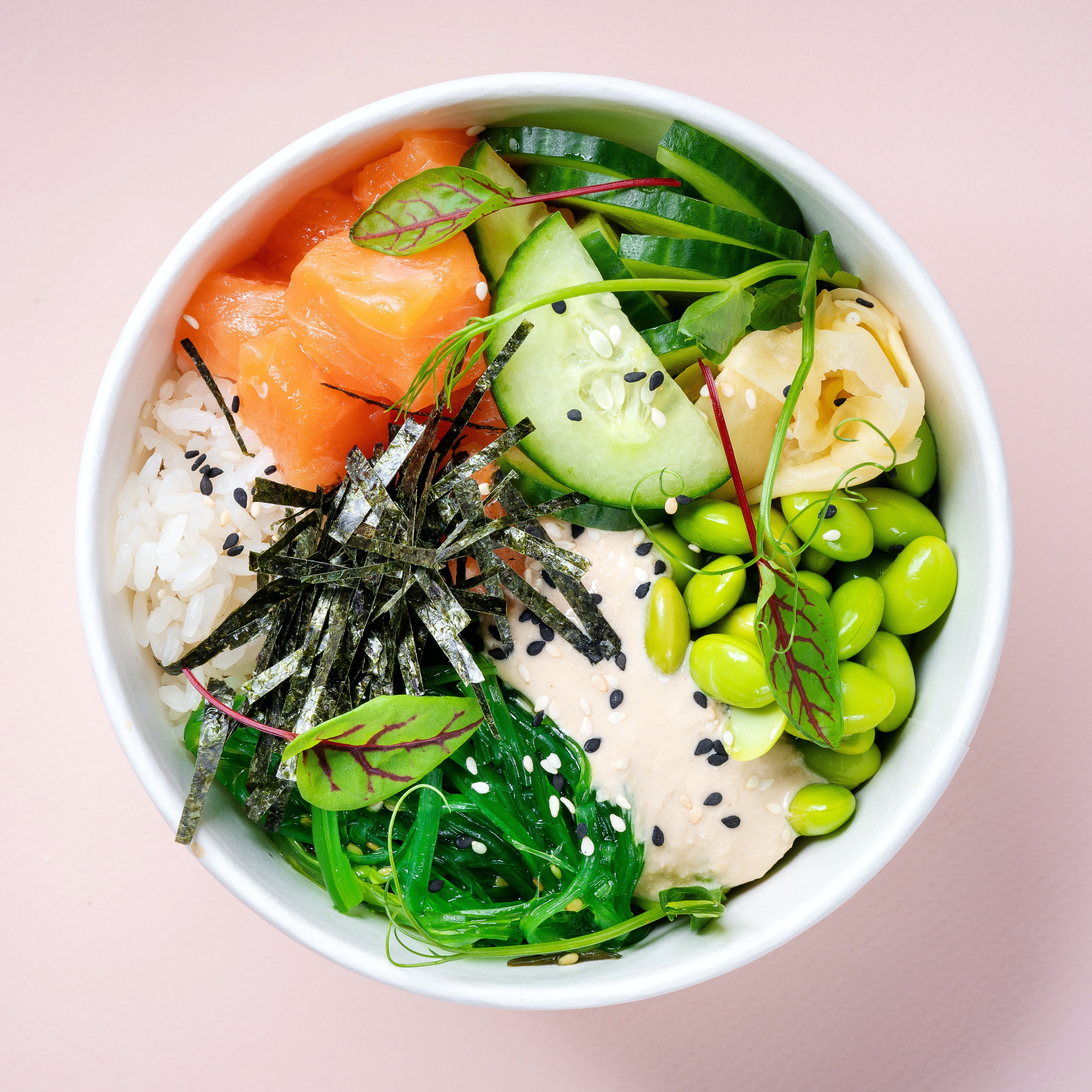 Poke Bowl: che cos'è e come si prepara il piatto tendenza dell'anno