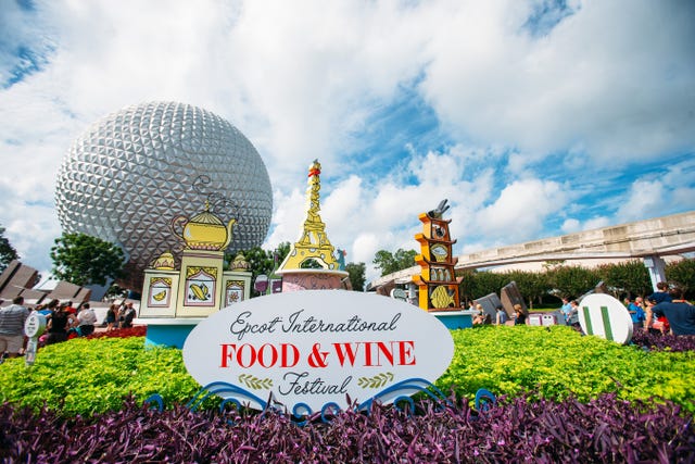 Sky, Amusement park, Park, Vacation, Summer, Walt disney world, Tourism, Spring, World, Recreation, 