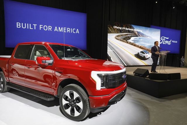 ford announces plans for new electric vehicle battery plant