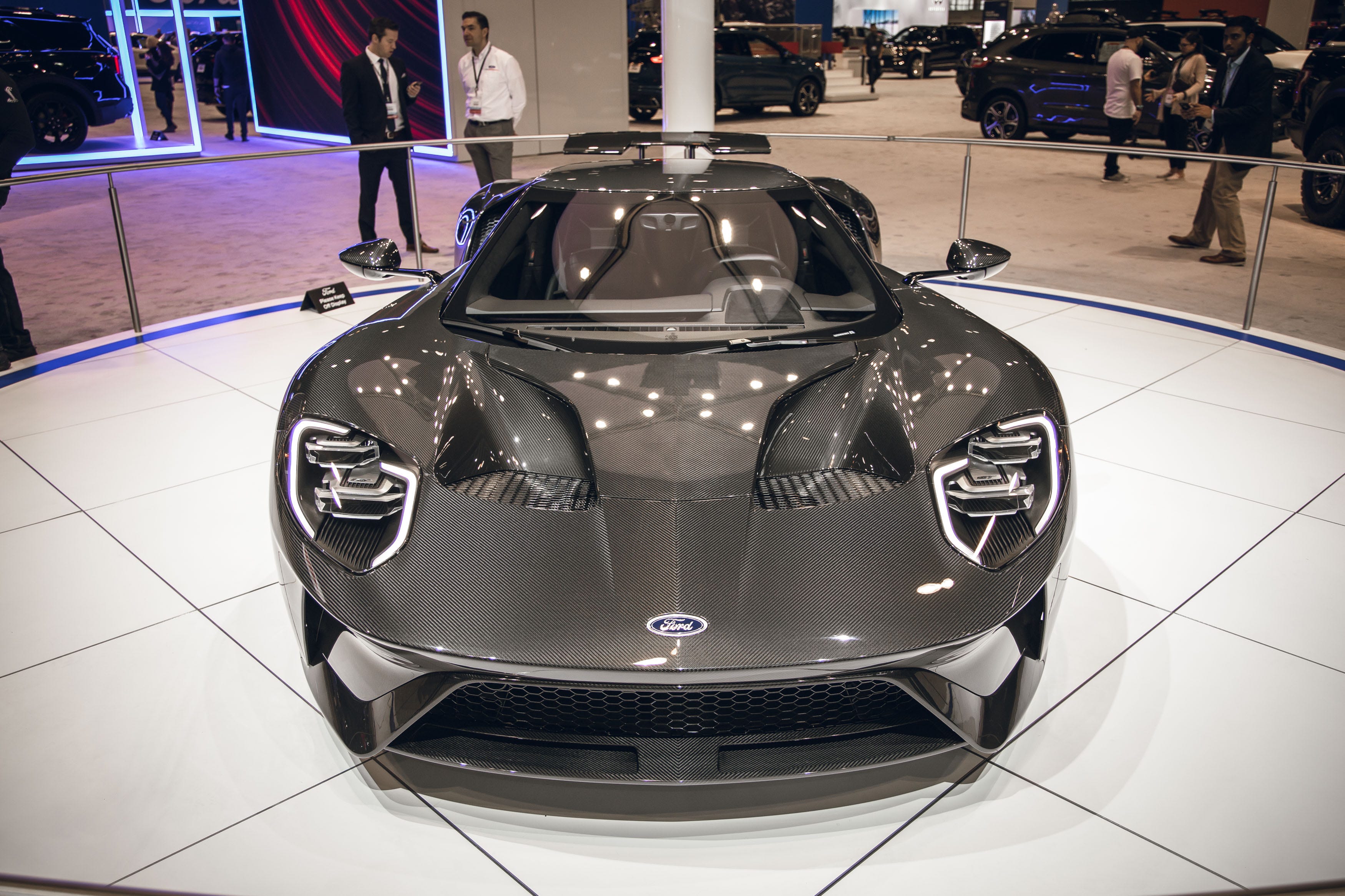 View Photos of 2020 Ford GT