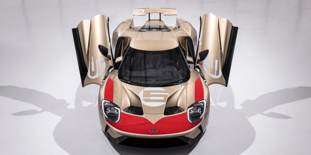 ford-gt-holman-moody-heritage-edition-3-677d45d683a31.jpg