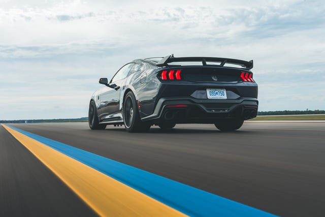 Ford Mustang Dark Horse at the 0-to-150-to-0-MPH Speed Test 2023