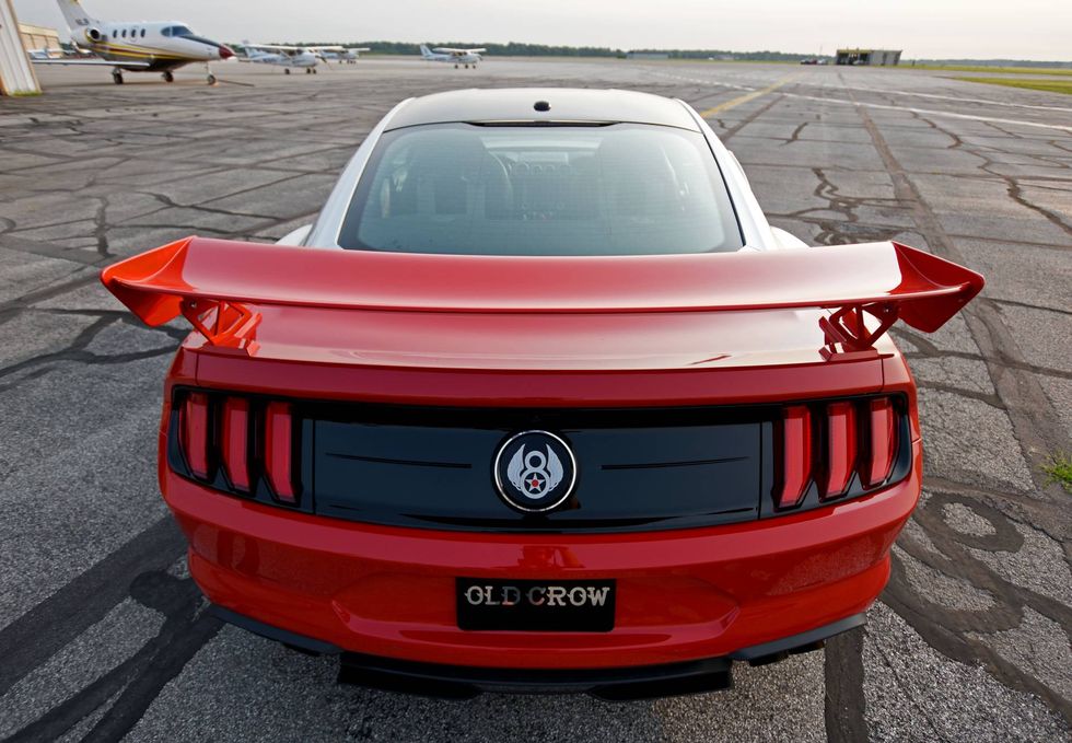 Ford Mustang GT Old Crow trasera