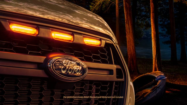 2023 ford transit trail