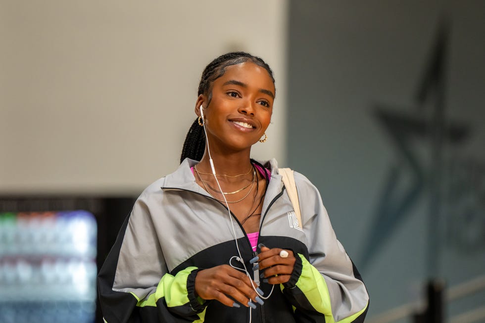 Para sempre. Lovie Simone como Keisha Clark no episódio 103 de Para sempre. Cr. Elizabeth Morris/Netflix © 2024