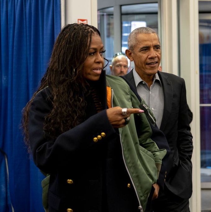 barack and michelle obama cast their votes in the illinois midterm election