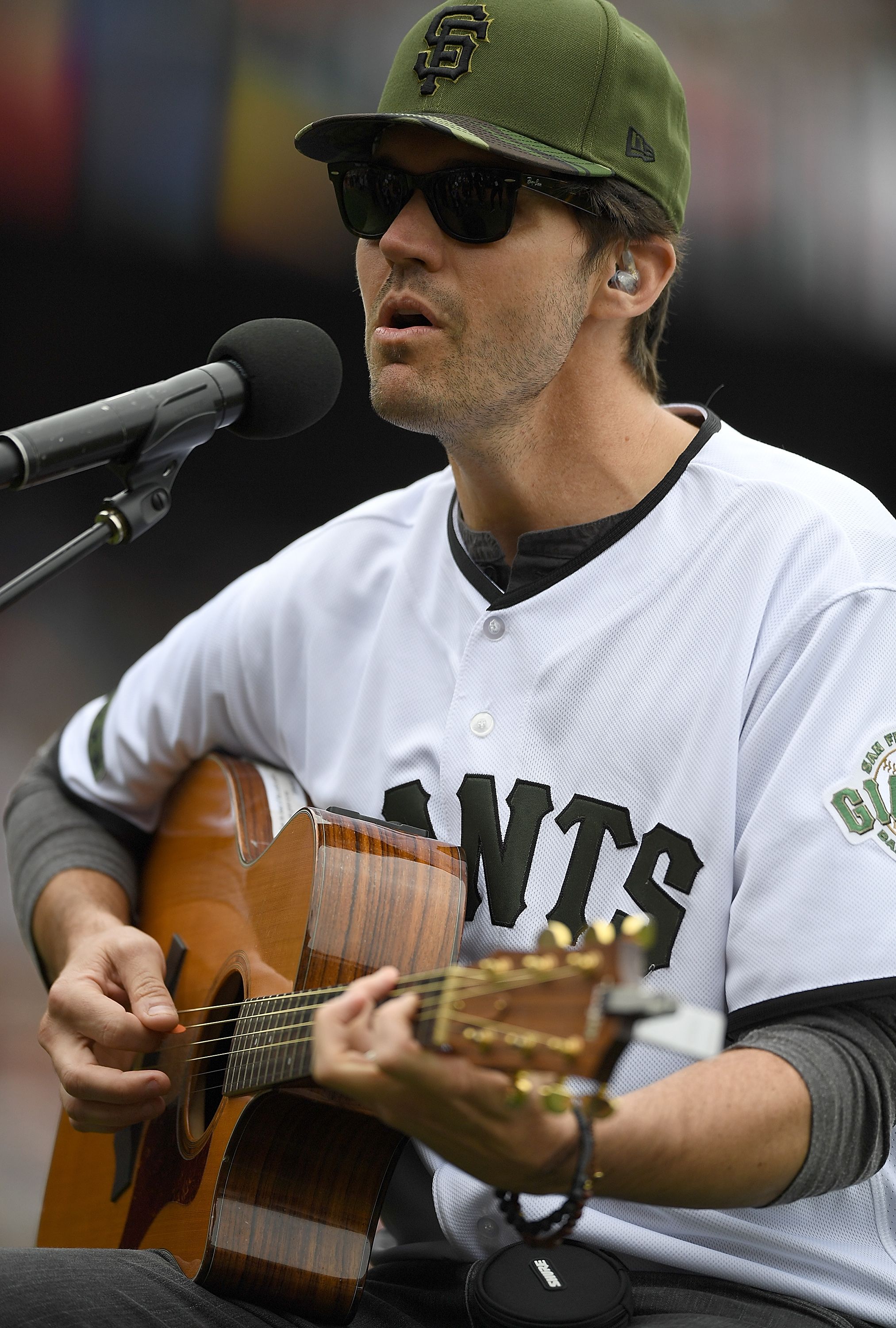 Barry Zito's Wife: Giants' Star Pitcher and Amber Seyer Share
