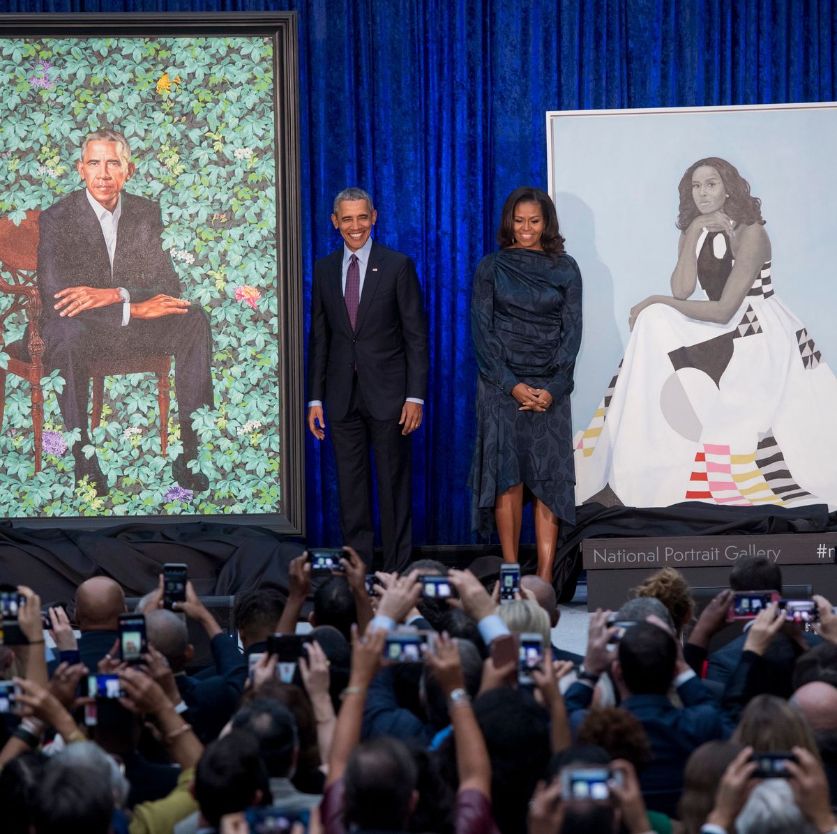 obamas with portraits