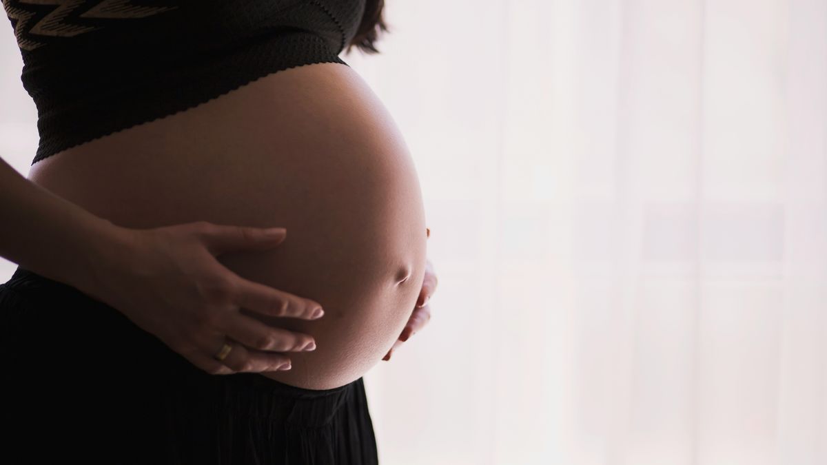 preview for Usare un olio elasticizzante in gravidanza