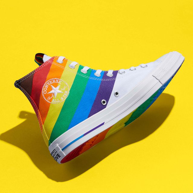 【球鞋上癮症】nike、converse、adidas originals支持同志驕傲月！穿上「彩虹球鞋」一起走出花路吧～