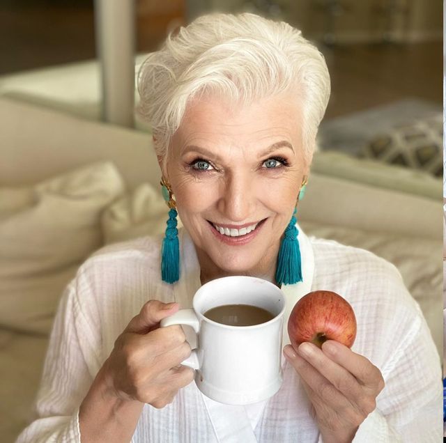 「一天吃8餐」也能維持身材稱霸名模圈？公開72歲超模、營養學碩士：梅伊馬斯克的一日超狂菜單！