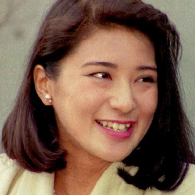 日本雅子皇后慶60歲生日！從精典鮑伯頭到優雅髮髻，40年日系不敗髮型回顧