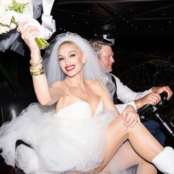 gwen stefani vera wang wedding dress 2021