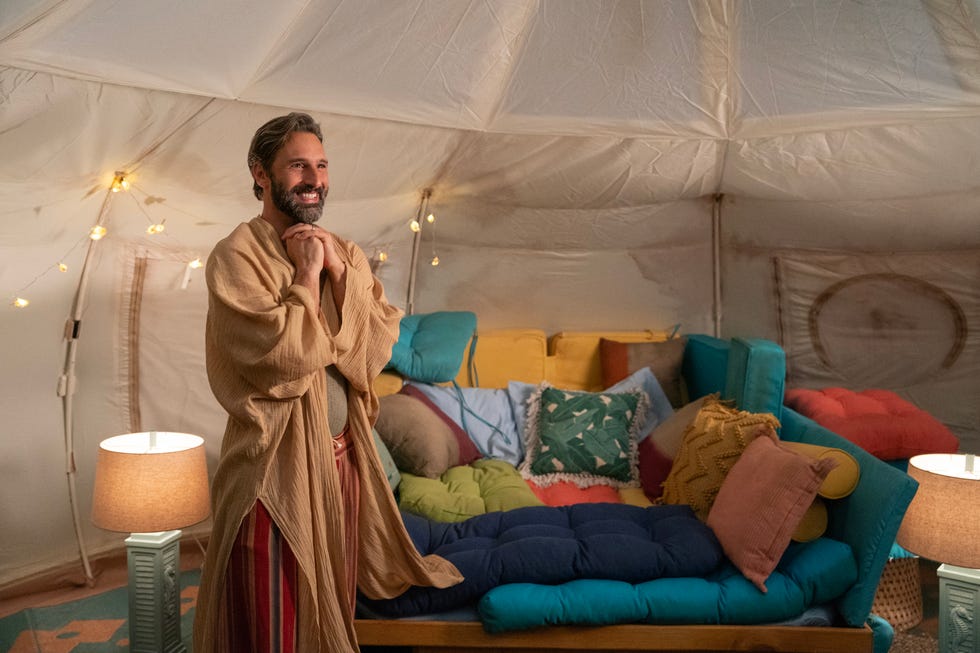 the four seasons. marco calvani as claude in episode 103 of the four seasons. cr. jon pack/netflix © 2024 the four seasons. marco calvani as claude in episode 103 of the four seasons. cr. jon pack/netflix © 2024