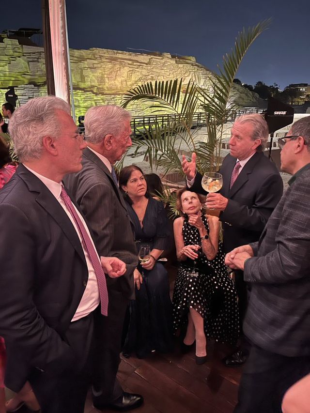 vargas llosa boda