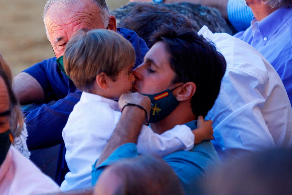 fran rivera saca a relucir su lado más cariñoso y paternal