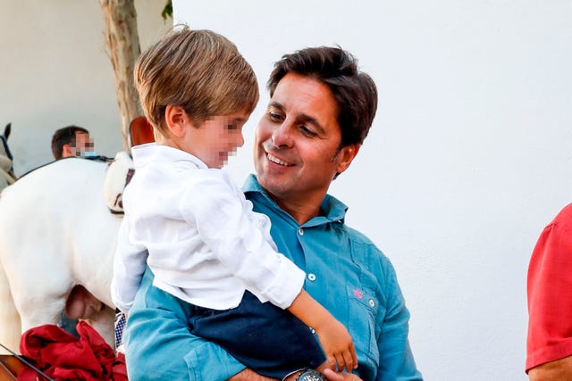 fran rivera saca a relucir su lado más cariñoso y paternal