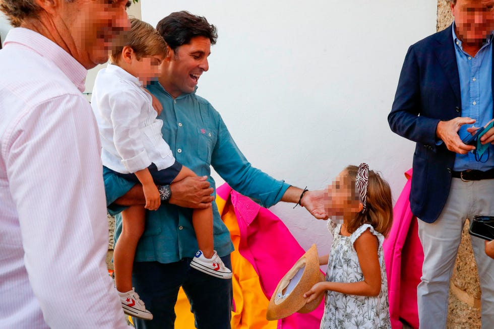 fran rivera saca a relucir su lado más cariñoso y paternal