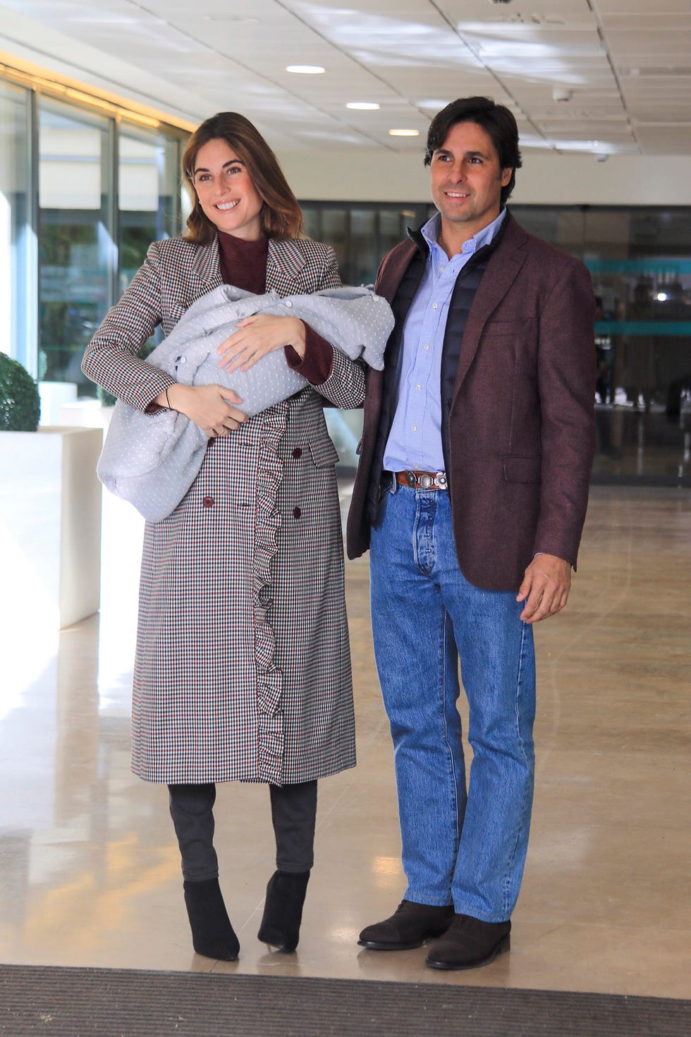 Fran Rivera y Lourdes Montes salen del hospital tras el nacimiento de su hijo Francisco 'Curro'