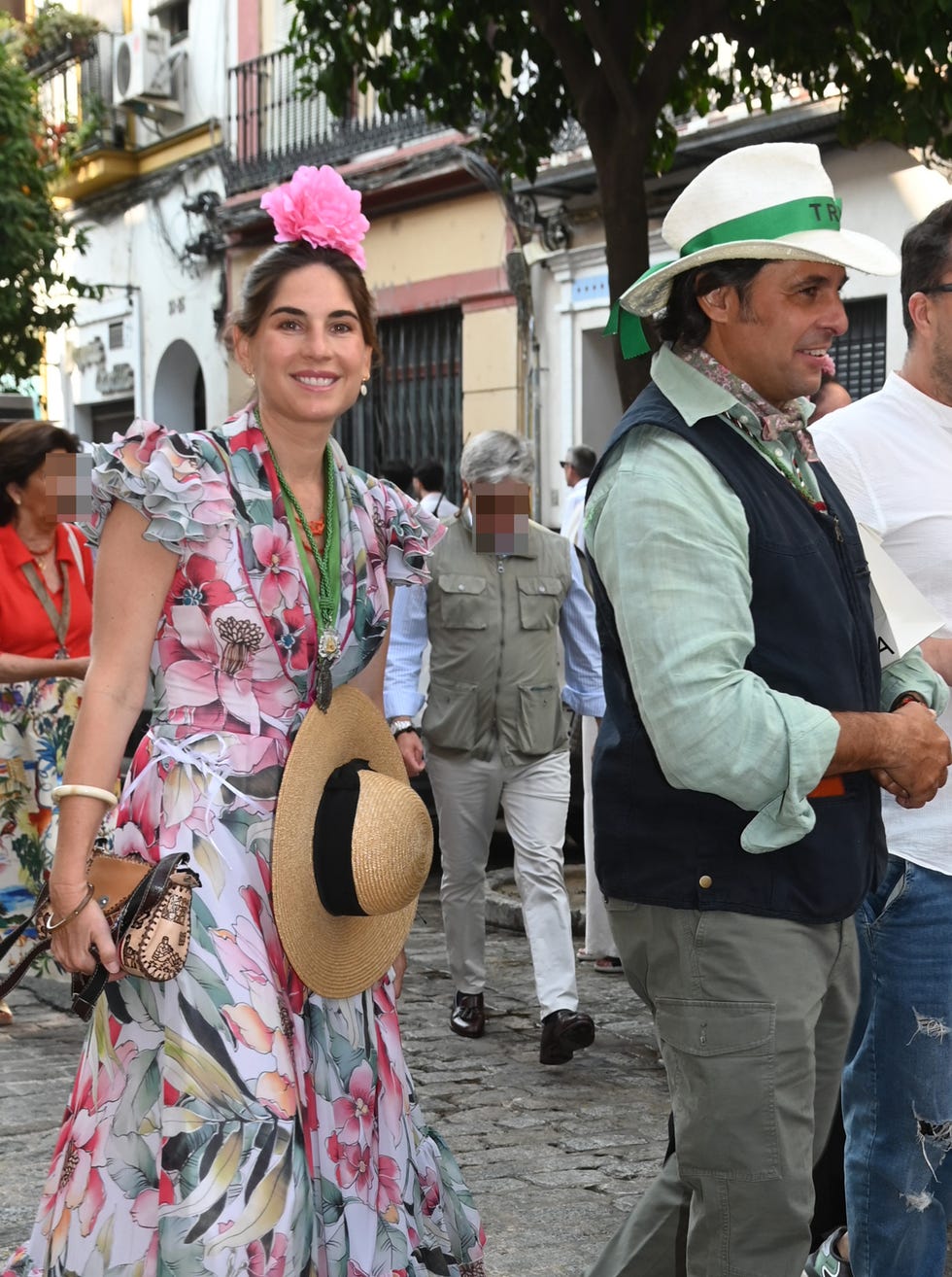 fran rivera y lourdes montes empiezan en sevilla el camino de el rocio