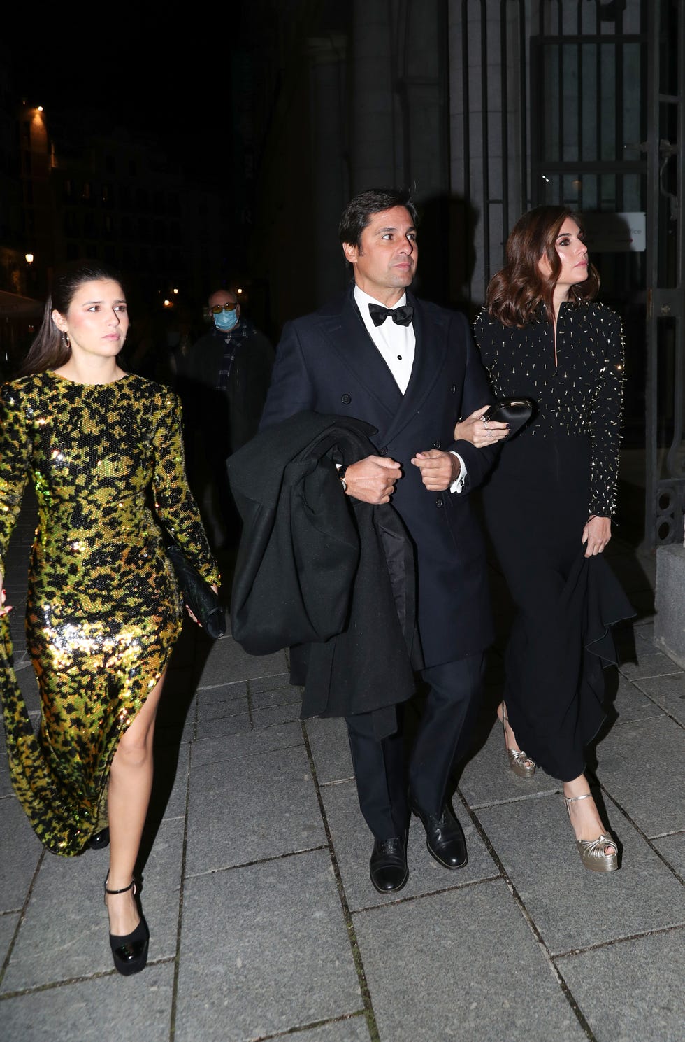 todos los looks de la fiesta möet en madrid, con el primer posado de victoria federica y su novio