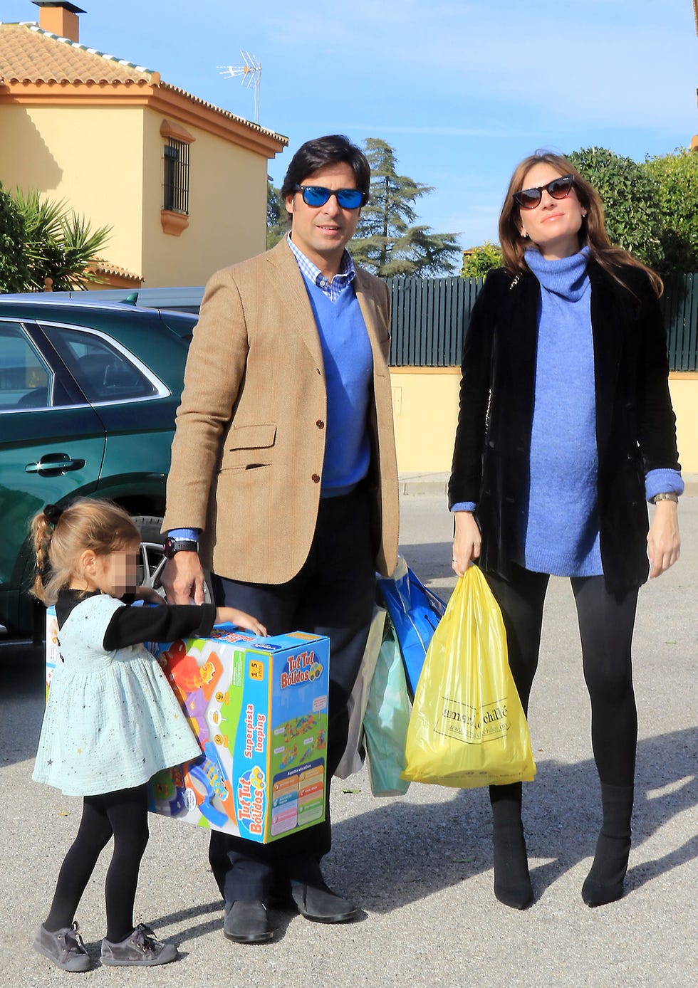 El empresario Francisco Rivera y su mujer, la diseñadora Lourdes Montes, han pasado la Nochebuena con la familia de ella y la Navidad con la familia de él.