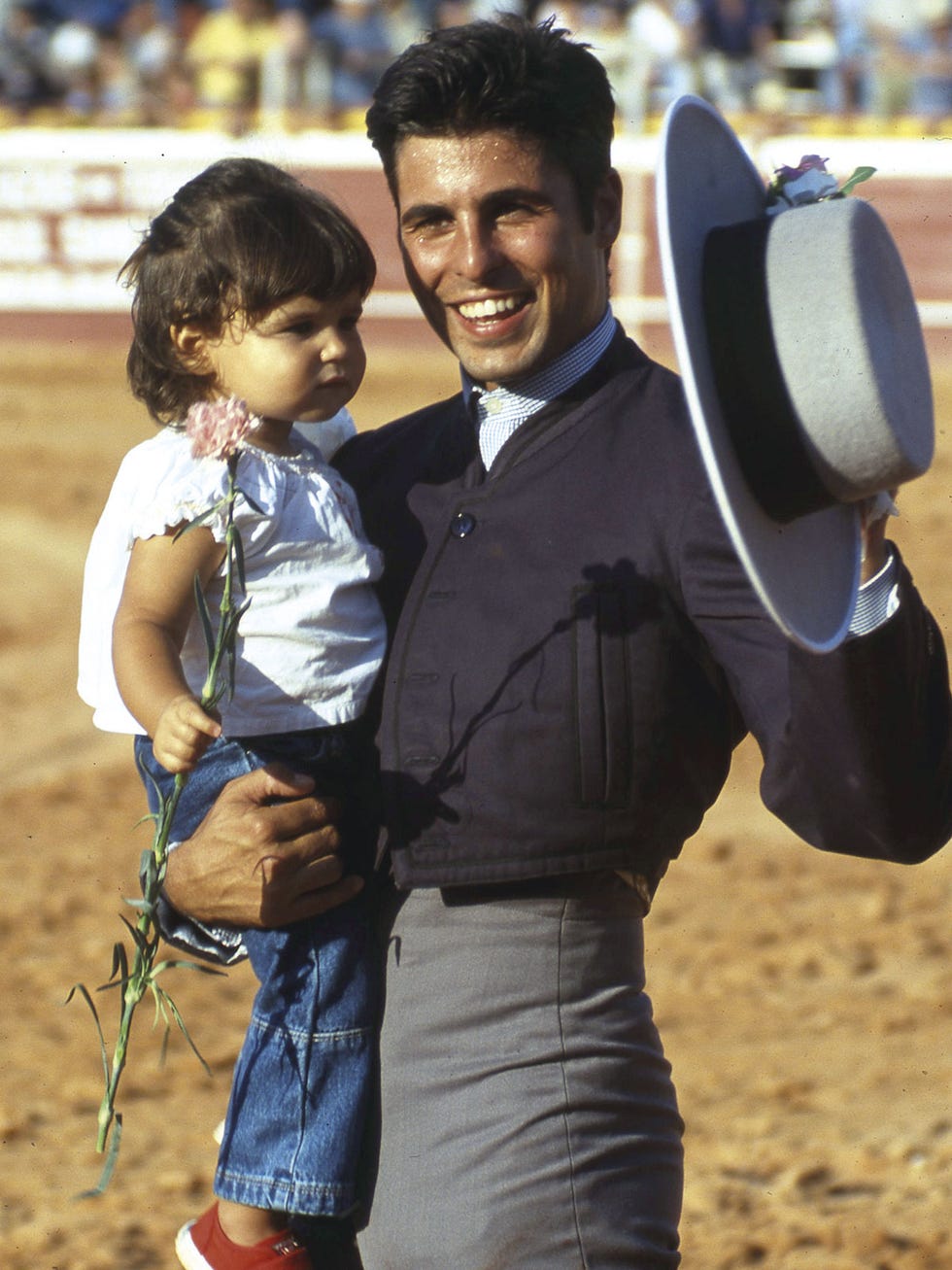Francisco Rivera con su hija Tana, en 2001