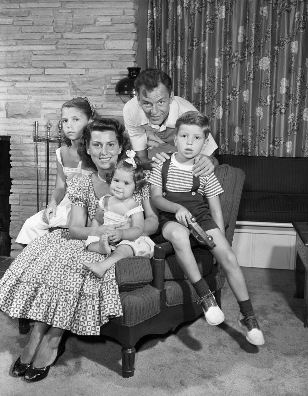 Frank Sinatra con Nancy e i tre figli