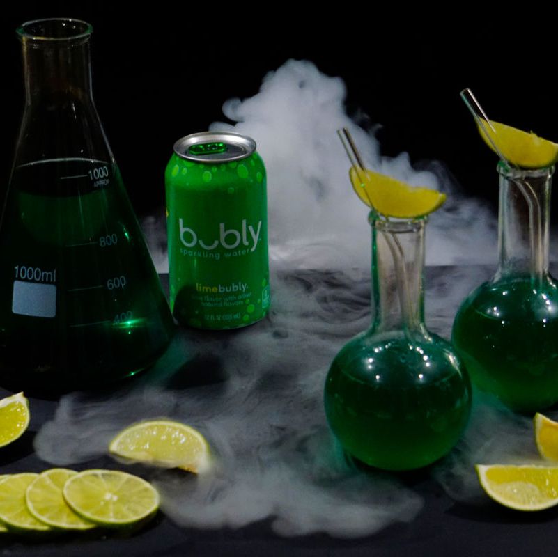 Drink, Lemon-lime, Key lime, Lime, Liqueur, Gin and tonic, Distilled beverage, Alcoholic beverage, Glass, Citrus, 