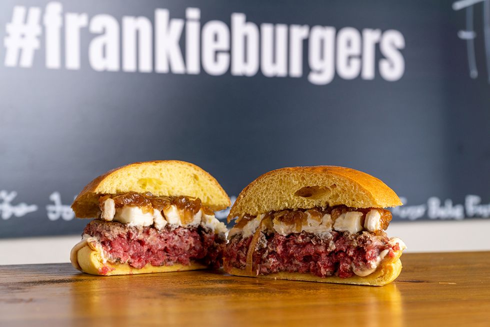 frankie cheese bacon, burger de la hamburguesería frankie burgers