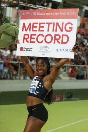 la atleta la jamaicana shelly ann fraser pryce se ha impuesto en la prueba de los 100 metros lisos, durante el europe silver meeting madrid de atletismo en madrid