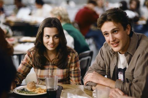 freaks and geeks    im with the band    episode 6    pictured l r linda cardellini as lindsay weir and jason segel as nick andopolis    photo by chris hastonnbcu photo banknbcuniversal via getty images via getty images