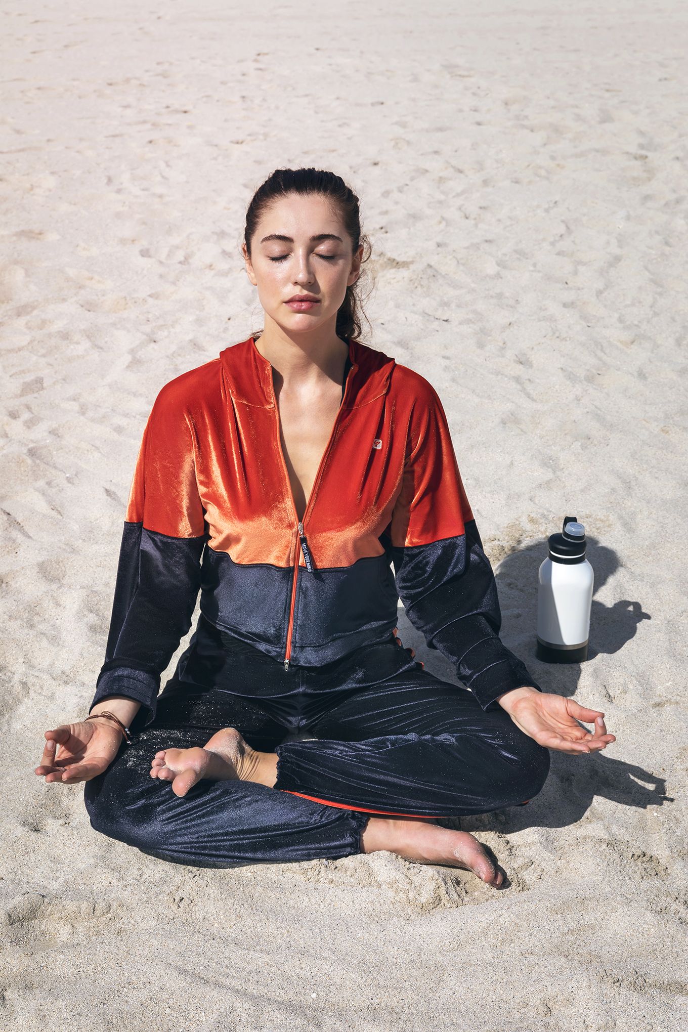 Yoga moda 2020, l'abbigliamento sportivo ha i colori dei chakra