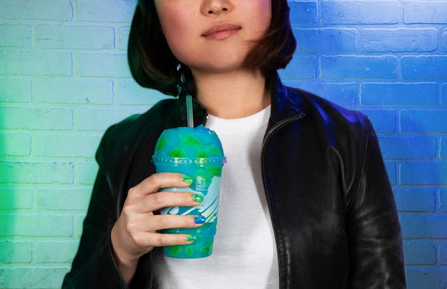 Green, Water, Drink, Cool, Water bottle, Two-liter bottle, Drinking, Carbonated soft drinks, Hand, Long hair, 