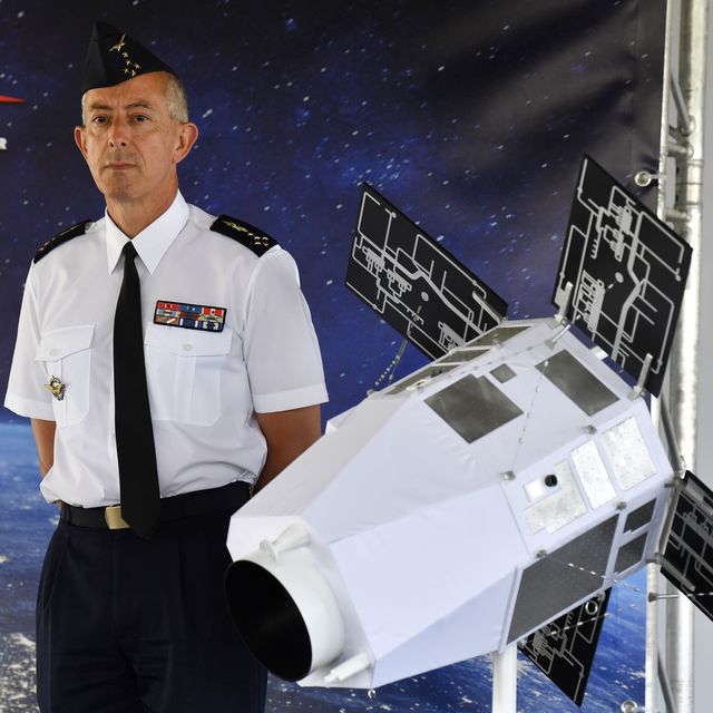 FRANCE-GOVERNMENT-DEFENCE-SPACE