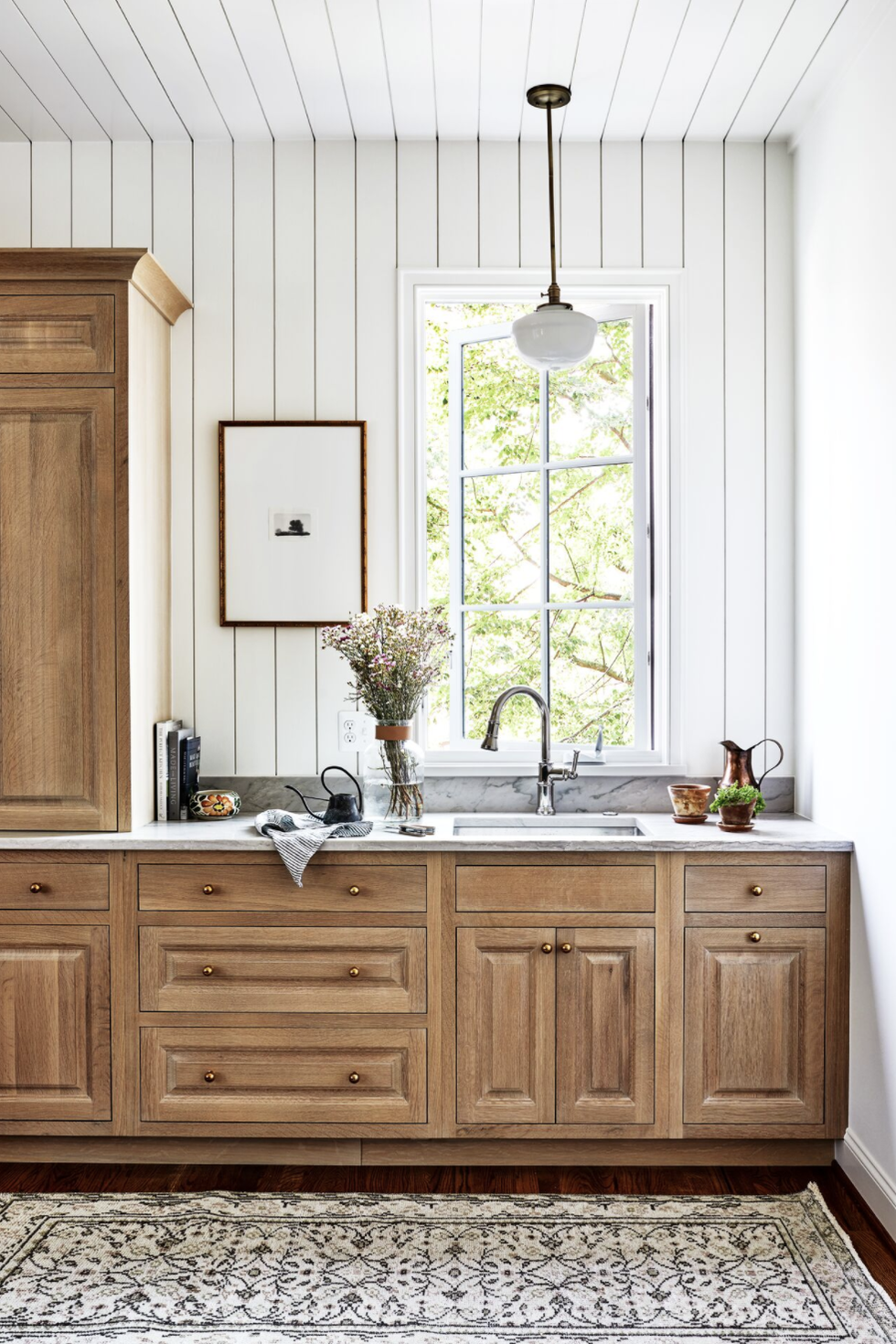https://hips.hearstapps.com/hmg-prod/images/french-country-kitchen-ideas-stacy-zarin-goldberg-designed-by-alison-giese-interiors-and-unique-kitchens-and-baths-1649037264.png?crop=1xw:0.9899193548387096xh;center,top&resize=980:*