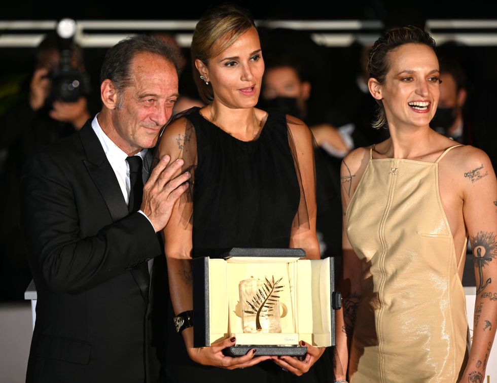2021坎城影展金棕櫚獎得主《鈦》年底在台上映！茱莉亞迪克諾成為影史第二位獲金棕櫚獎加冕女導演
