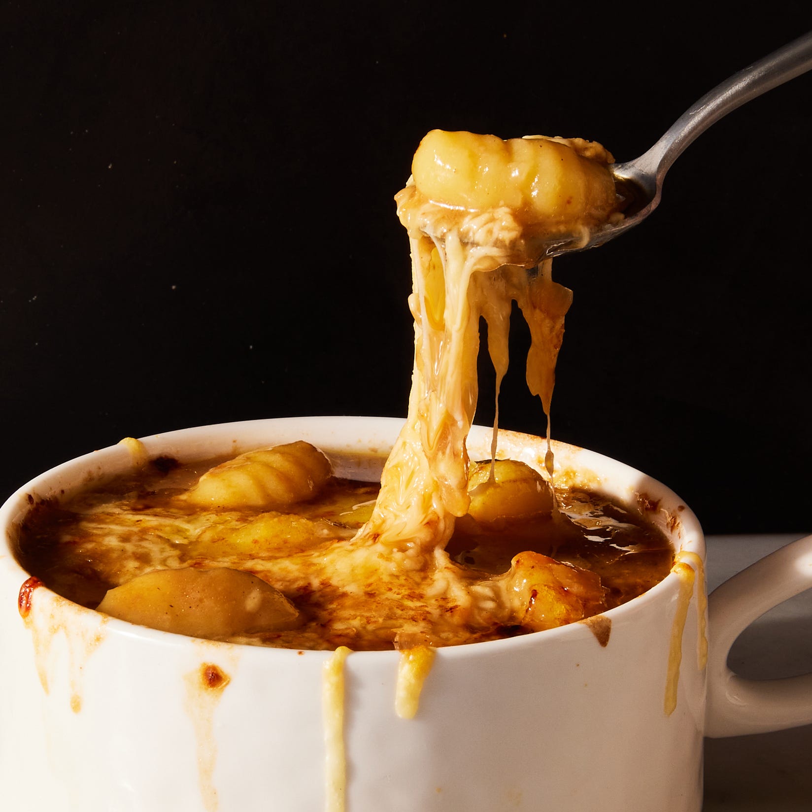 sopa de cebolla francesa con ñoquis