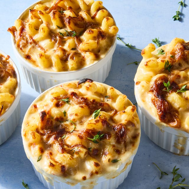 French Onion Mac & Cheese mac and cheese with caramelized onions and thyme in ramekins